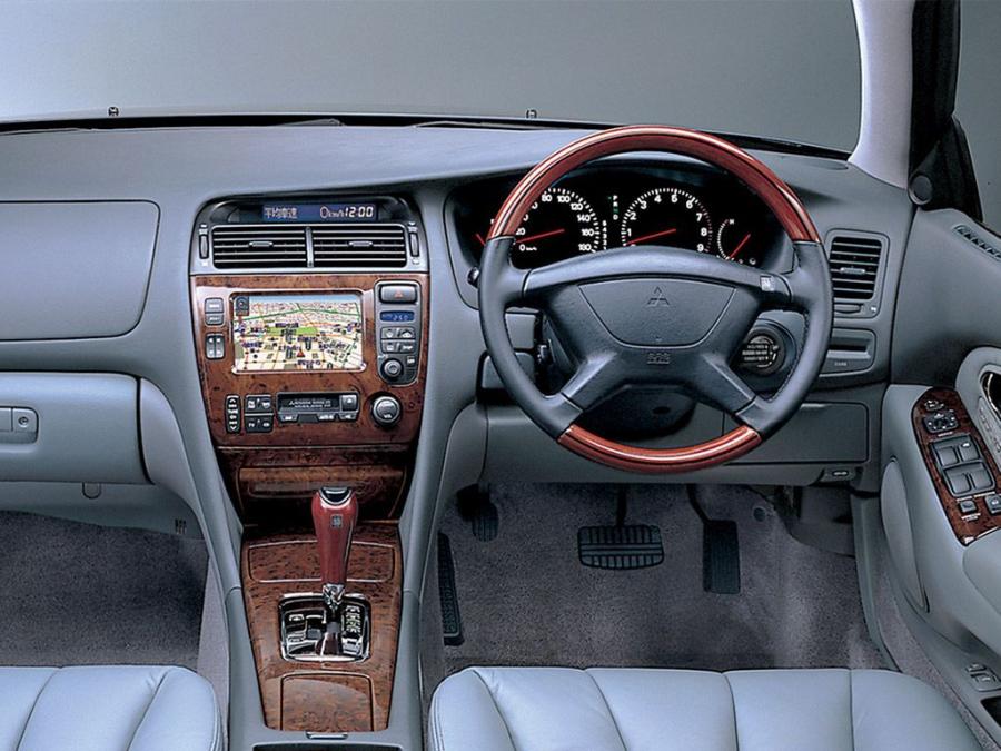  Mitsubishi Diamante 1995 года  (фото 3 из 9)